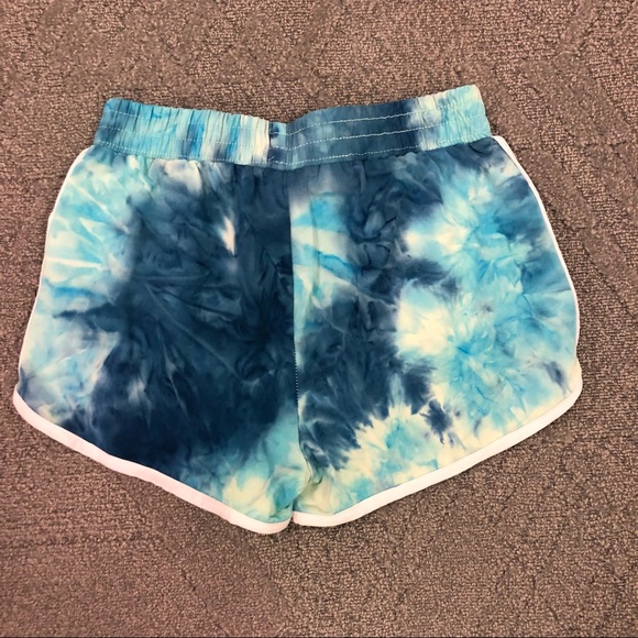 Shorts - Picture 2 of 3